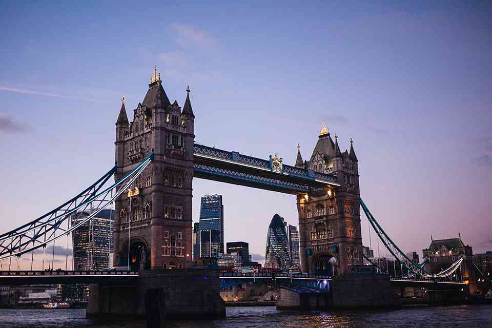 UK Launches One-Day Visa Service for UAE Residents featured image